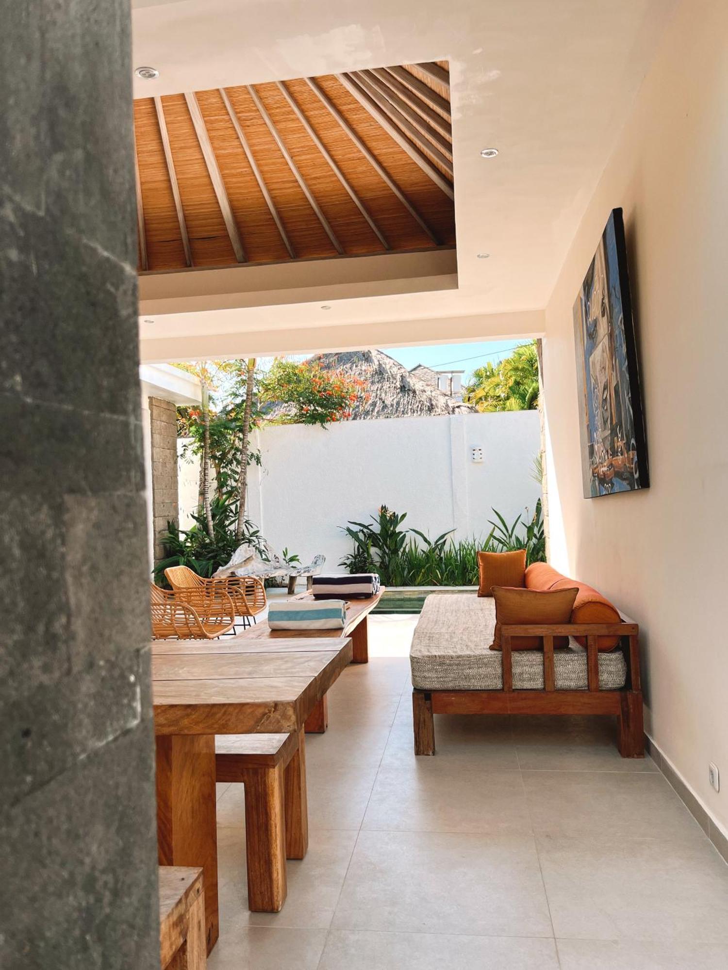 Aster Villa Seminyak Exterior photo