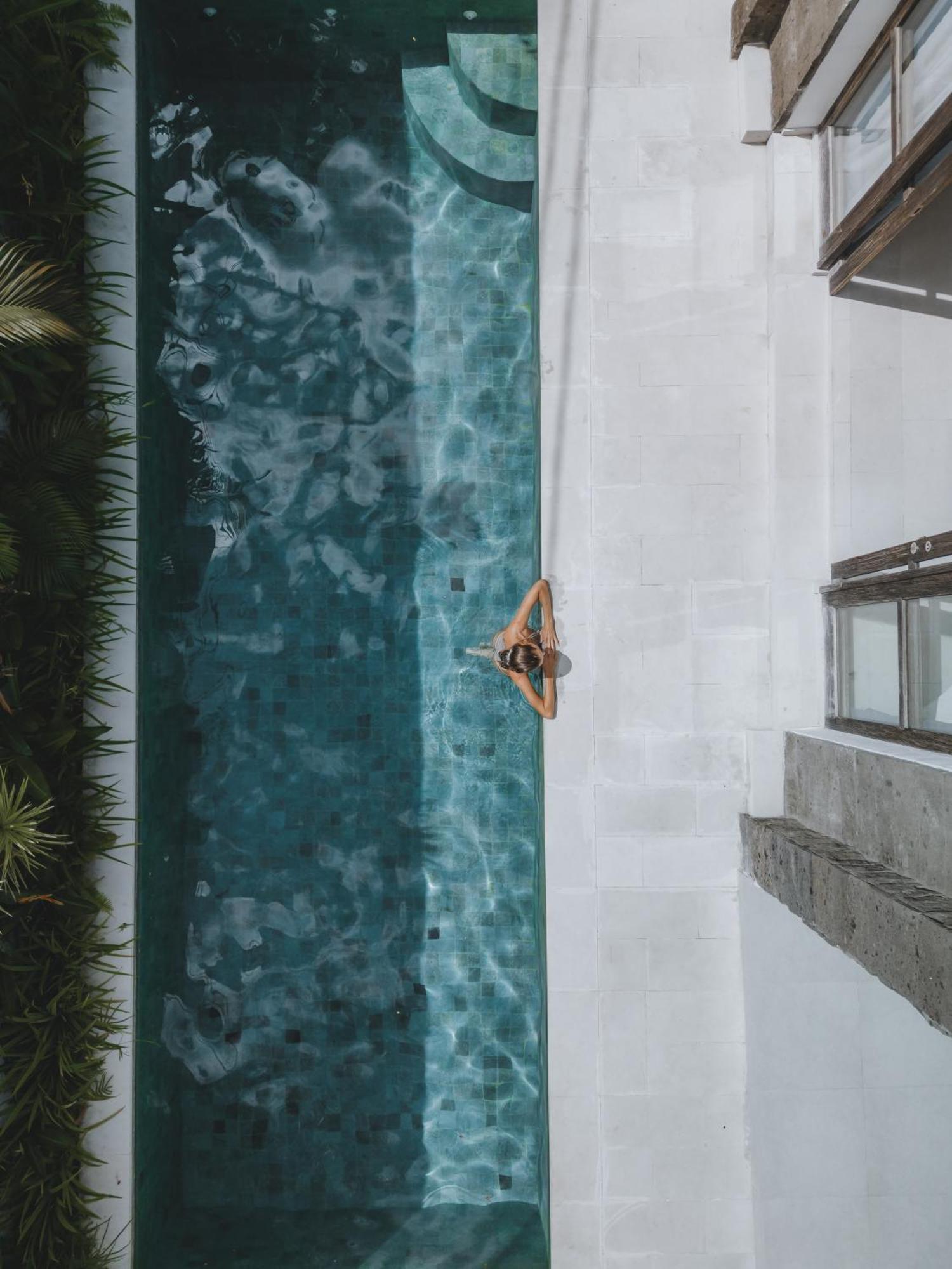 Aster Villa Seminyak Exterior photo