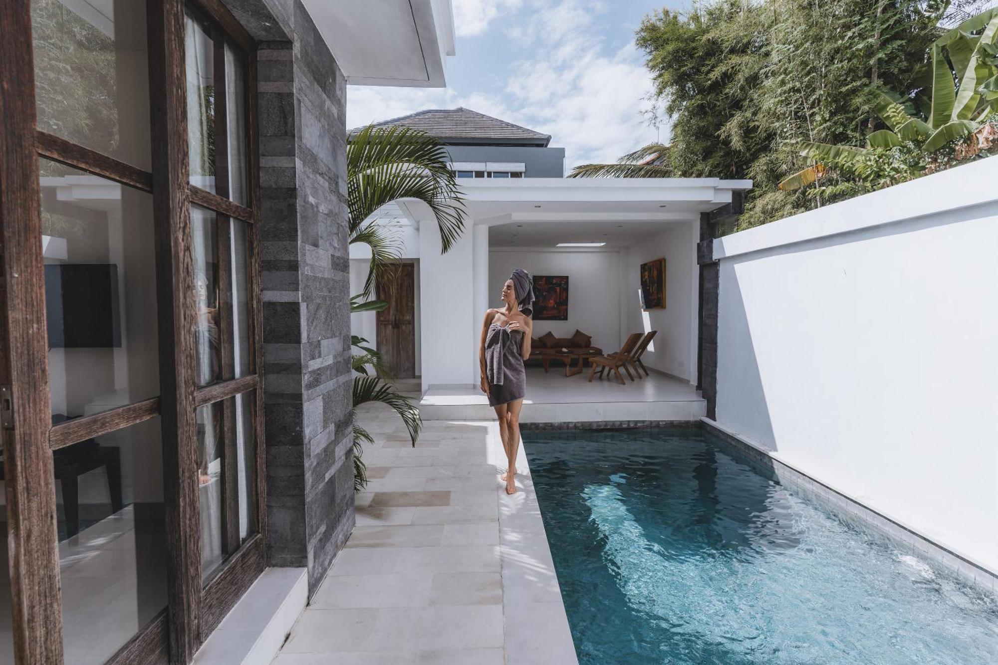 Aster Villa Seminyak Exterior photo