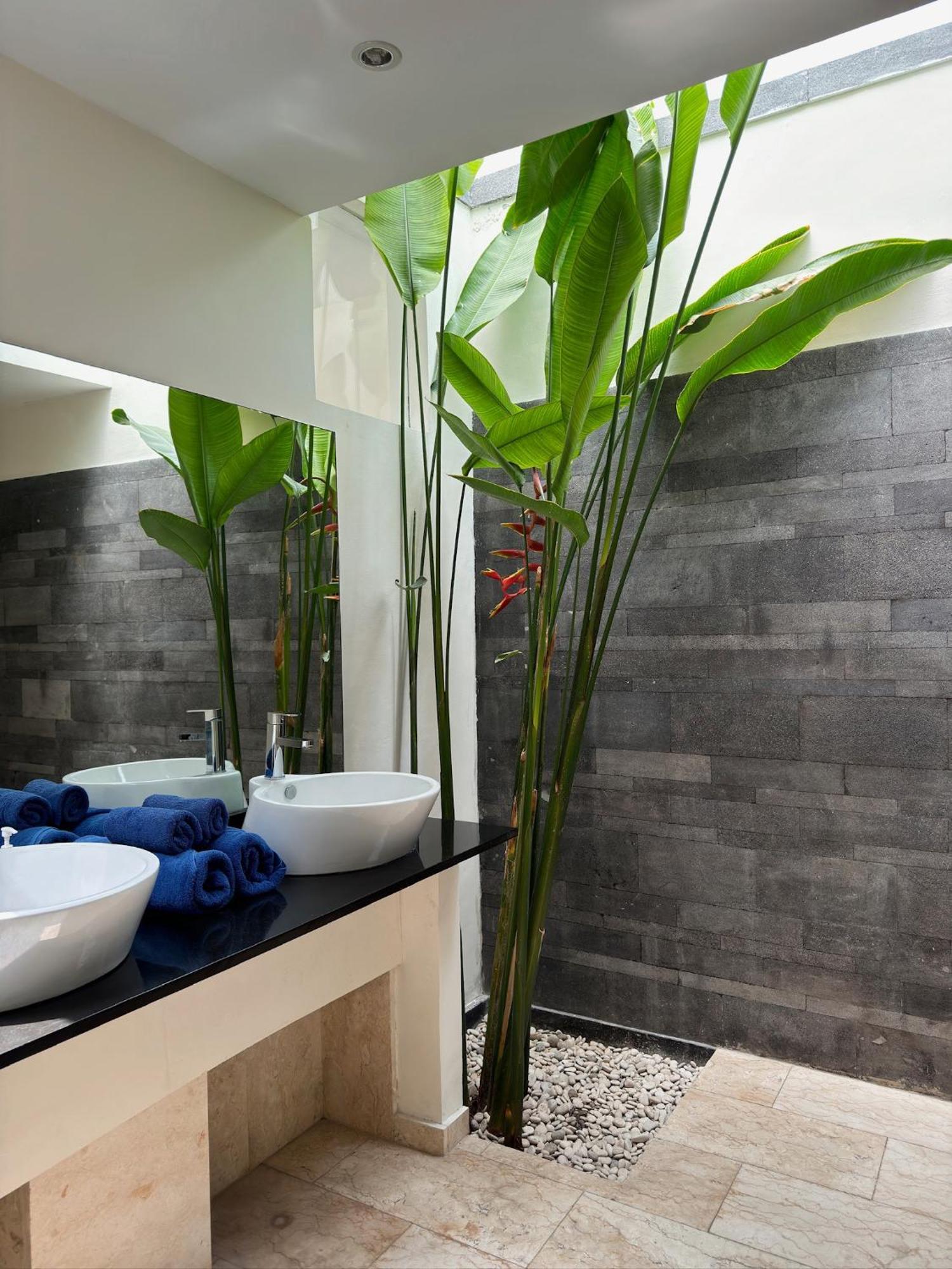 Aster Villa Seminyak Exterior photo
