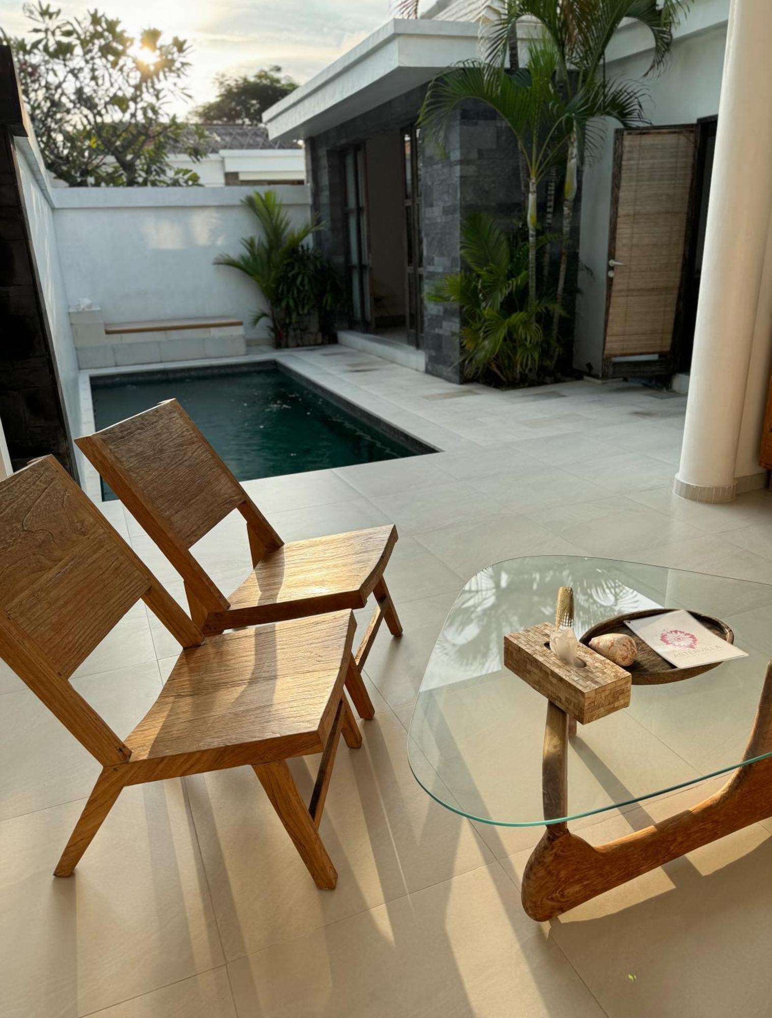 Aster Villa Seminyak Exterior photo
